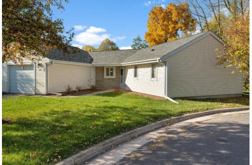 414 Lawn Street, Cambridge, WI 53523