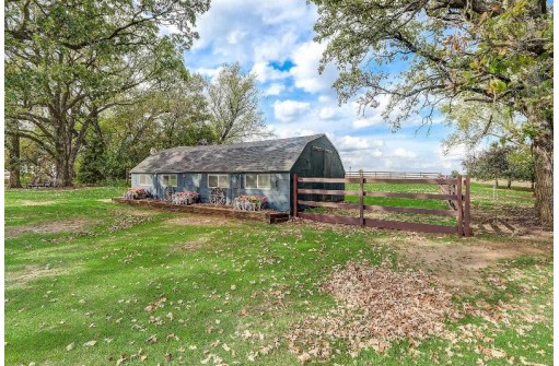 W377 County Road C, Brooklyn, WI 53521