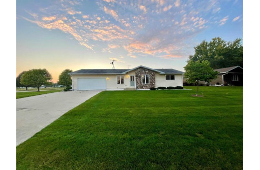 437 Washington Street, Monticello, WI 53570