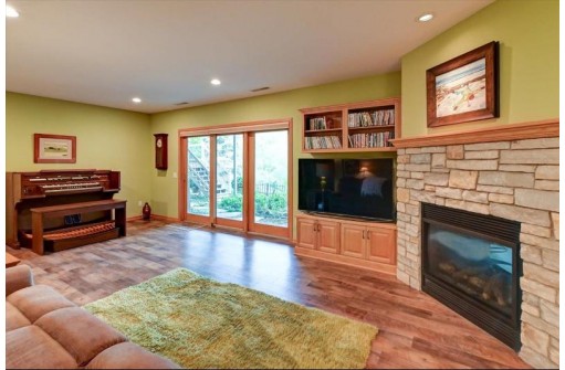 1922 Winchester Way, Waunakee, WI 53597