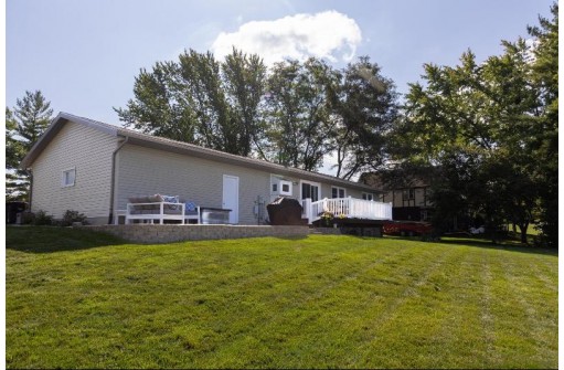 512 Dennis Drive, DeForest, WI 53532