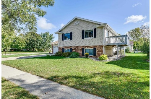 512 Southing Grange, Cottage Grove, WI 53527
