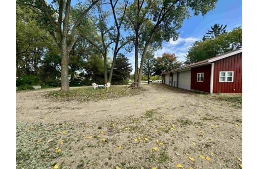 112 N Madison Street, Waunakee, WI 53597-1044