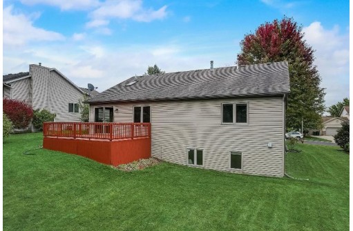 223 Chateau Drive, Cottage Grove, WI 53527