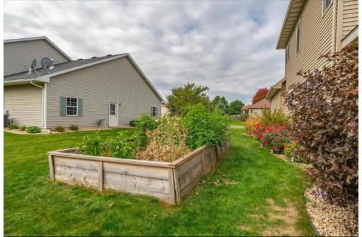 2075 Stonehaven Drive, Sun Prairie, WI 53590