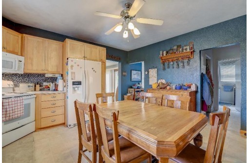 974 County Road B, Cambridge, WI 53523