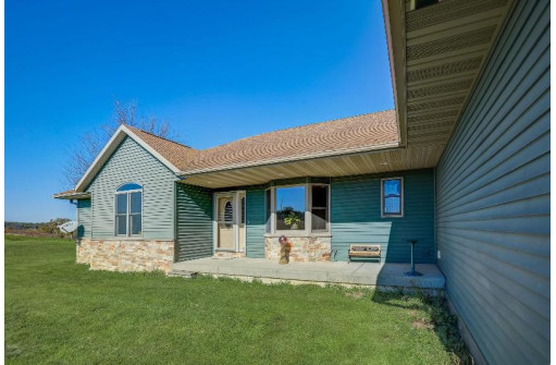 8720 W Moscow Road, Blanchardville, WI 53516