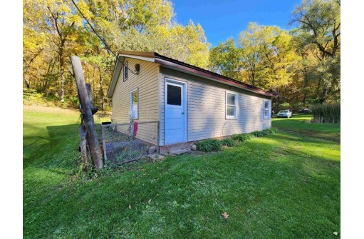 28005 Crestview Drive, Richland Center, WI 53581