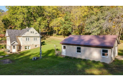 28005 Crestview Drive, Richland Center, WI 53581