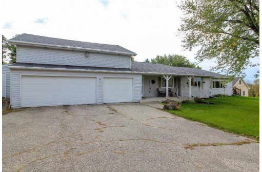 W7579 Koshkonong Lake Road, Fort Atkinson, WI 53538