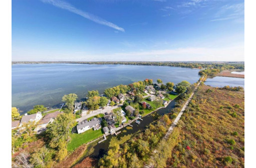 W8147 Elm Point Road, Lake Mills, WI 53551