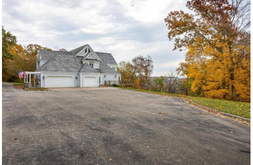 4834 Highway 151, Platteville, WI 53818