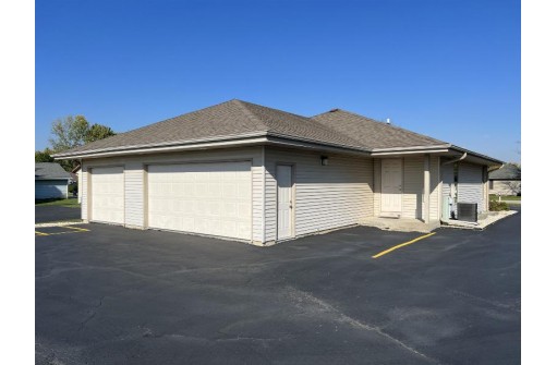 1352 Excalibur Drive, Janesville, WI 53546