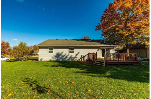 801 Pasadena Parkway, Waunakee, WI 53597