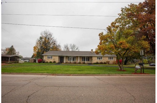 320 Ridge Avenue, Platteville, WI 53818