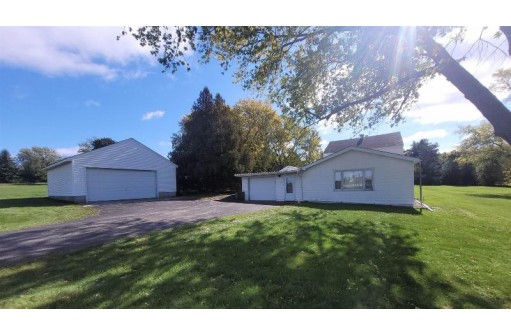 835 State Rd 11 Road, Janesville, WI 53546