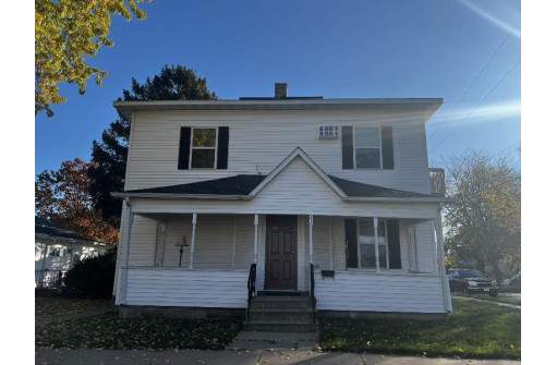 818 Woodard Avenue, Tomah, WI 54660