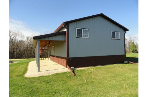 5074 Starlight Lane, Cassville, WI 53806