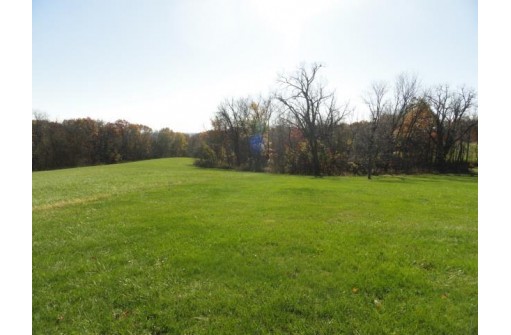 5074 Starlight Lane, Cassville, WI 53806