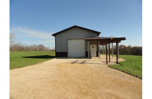 5074 Starlight Lane, Cassville, WI 53806