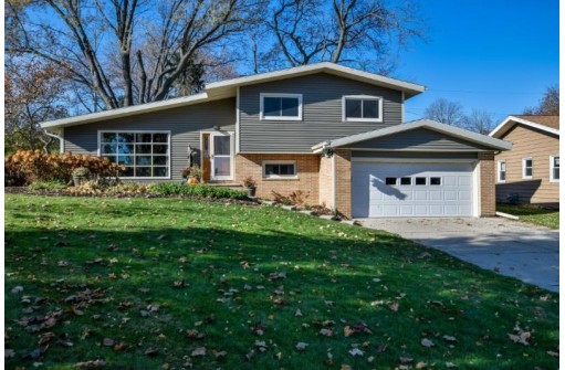 110 Twin Lane, Beaver Dam, WI 53916