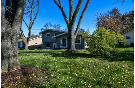 110 Twin Lane, Beaver Dam, WI 53916