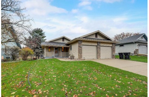 909 Acker Parkway, DeForest, WI 53532