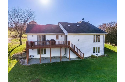 136 Sparks Hill Drive, Cazenovia, WI 53924