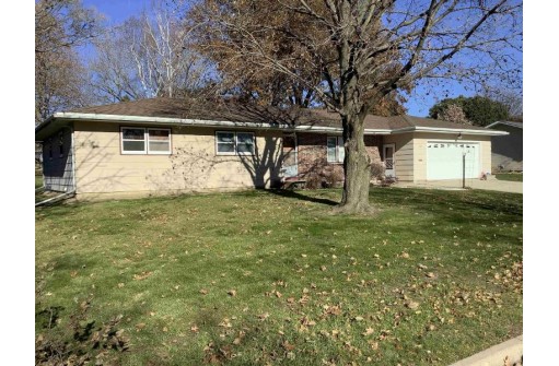 1250 Westhill Avenue, Platteville, WI 53818