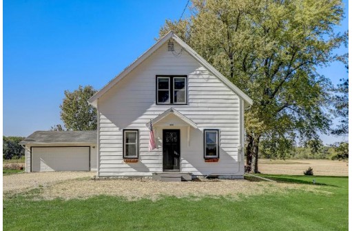 279 Danks Road, Stoughton, WI 53589