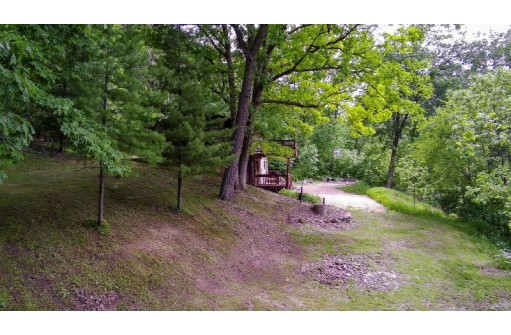 11843 Fuller Hollow Road, Prairie Du Chien, WI 53821