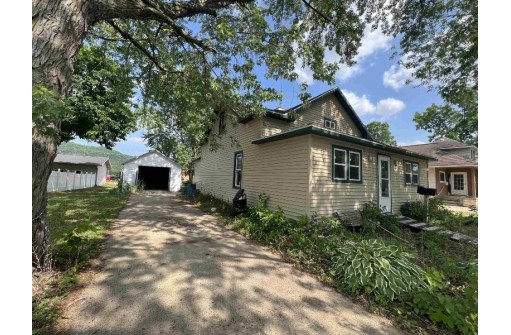 222 N Michigan Street, Prairie Du Chien, WI 53821