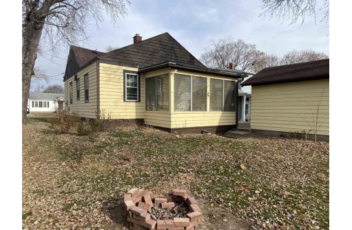 1736 Forest Avenue, Beloit, WI 53511-3827