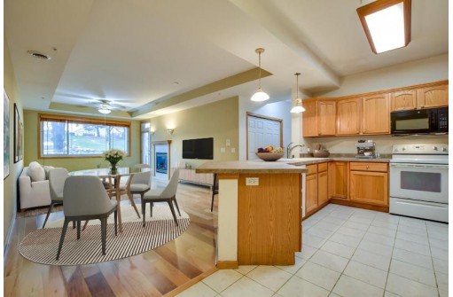 3001 Stratton Way 105, Madison, WI 53719