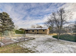 W8002 Whitetail Drive Pardeeville, WI 53954