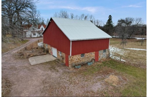 E10010 Highway 136, Baraboo, WI 53913