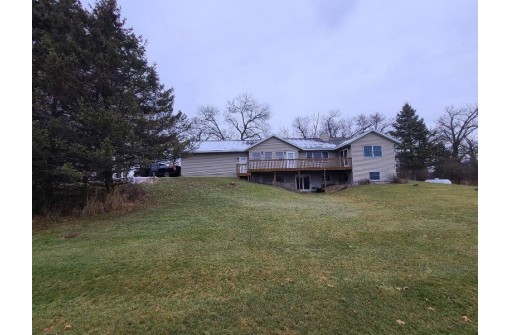 W7355 Highway 33, Portage, WI 53901