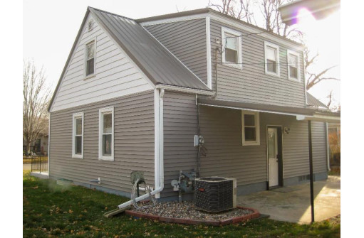 1119 S 11th Street, Prairie Du Chien, WI 53821