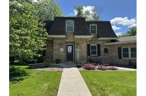 1106 Arbor Oaks Lane, Lancaster, WI 53813