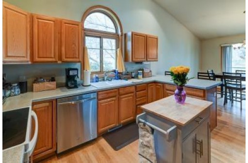 2760 Pheasant Run, Cottage Grove, WI 53527-9782