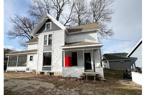 507 W State Street, Fox Lake, WI 53933