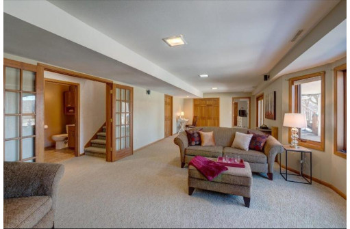 6104 Spring Pond Court, McFarland, WI 53558