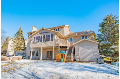 6104 Spring Pond Court, McFarland, WI 53558