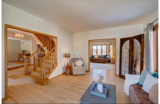 6104 Spring Pond Court, McFarland, WI 53558