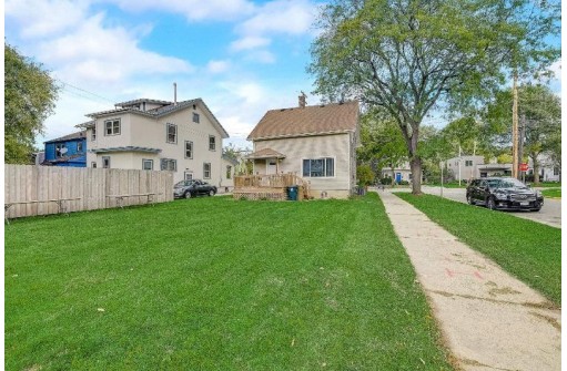 2689 Milwaukee Street, Madison, WI 53704