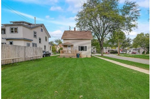 2689 Milwaukee Street, Madison, WI 53704