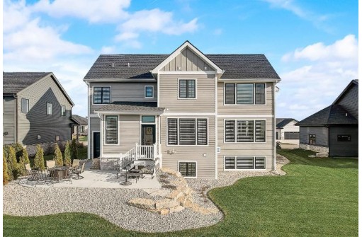 805 Walter Run, Waunakee, WI 53597