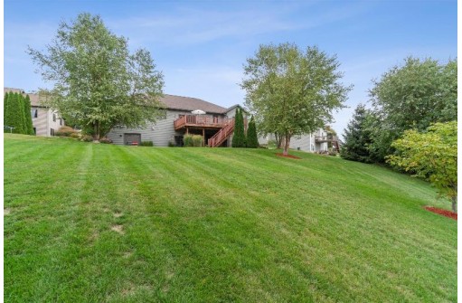 622 Woodhaven Court, Cambridge, WI 53523