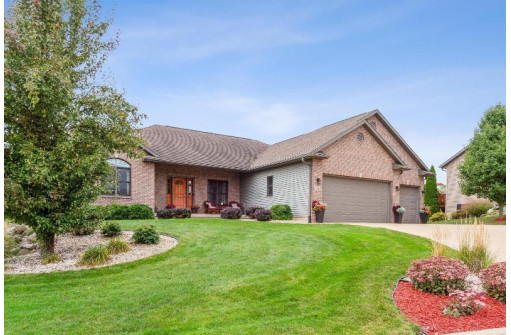 622 Woodhaven Court, Cambridge, WI 53523