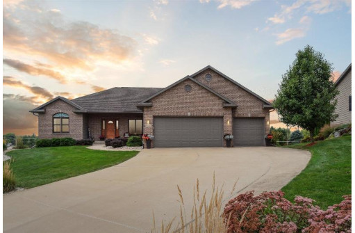 622 Woodhaven Court, Cambridge, WI 53523